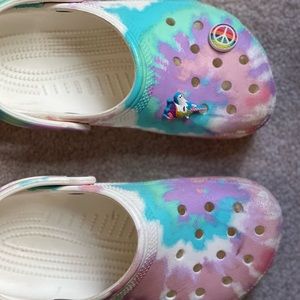 Kids crocs tie dye size 2